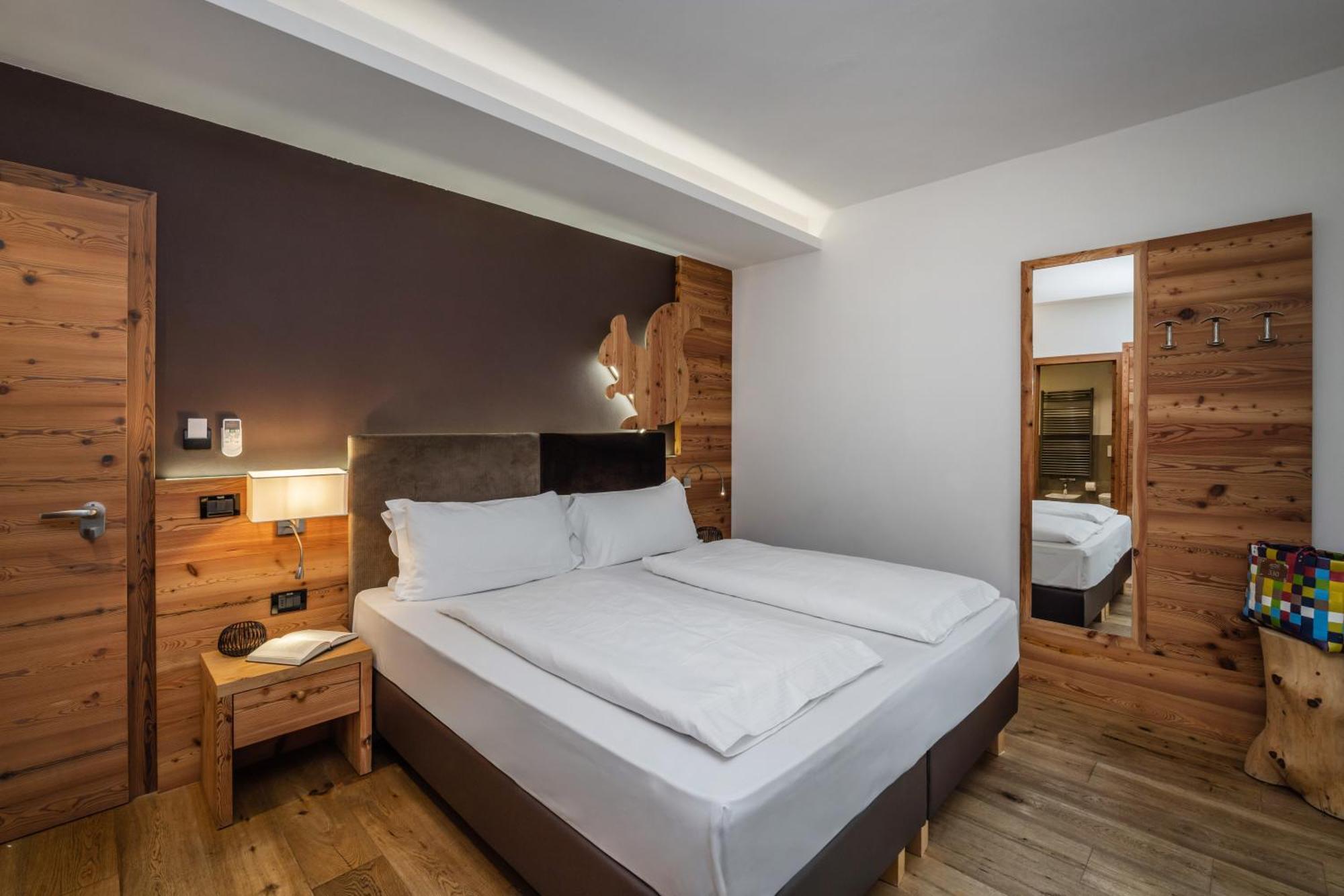 Hotel Ravelli Luxury Spa ميتزانا المظهر الخارجي الصورة
