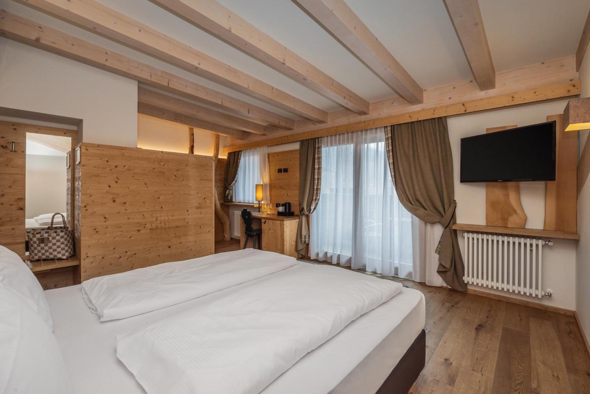 Hotel Ravelli Luxury Spa ميتزانا المظهر الخارجي الصورة